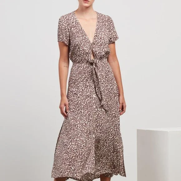 KIVARI Alena Leopard Print Tie Front Midi Dress - Picture 6 of 16